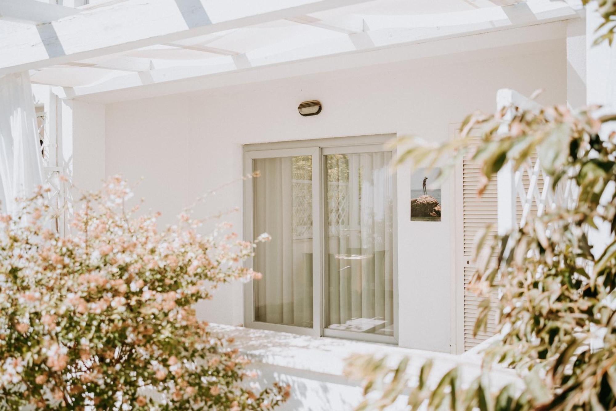 Hotel Holiday Vasto Extérieur photo